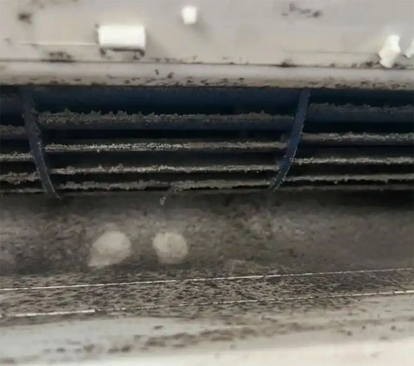 鄂州市空调吹的风有股烧焦味是怎么回事